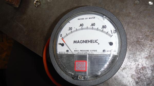 Magnehelic gauge (1).JPG