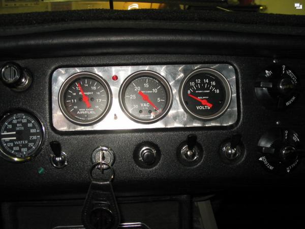 air-fuel, vac, volt gauges.JPG